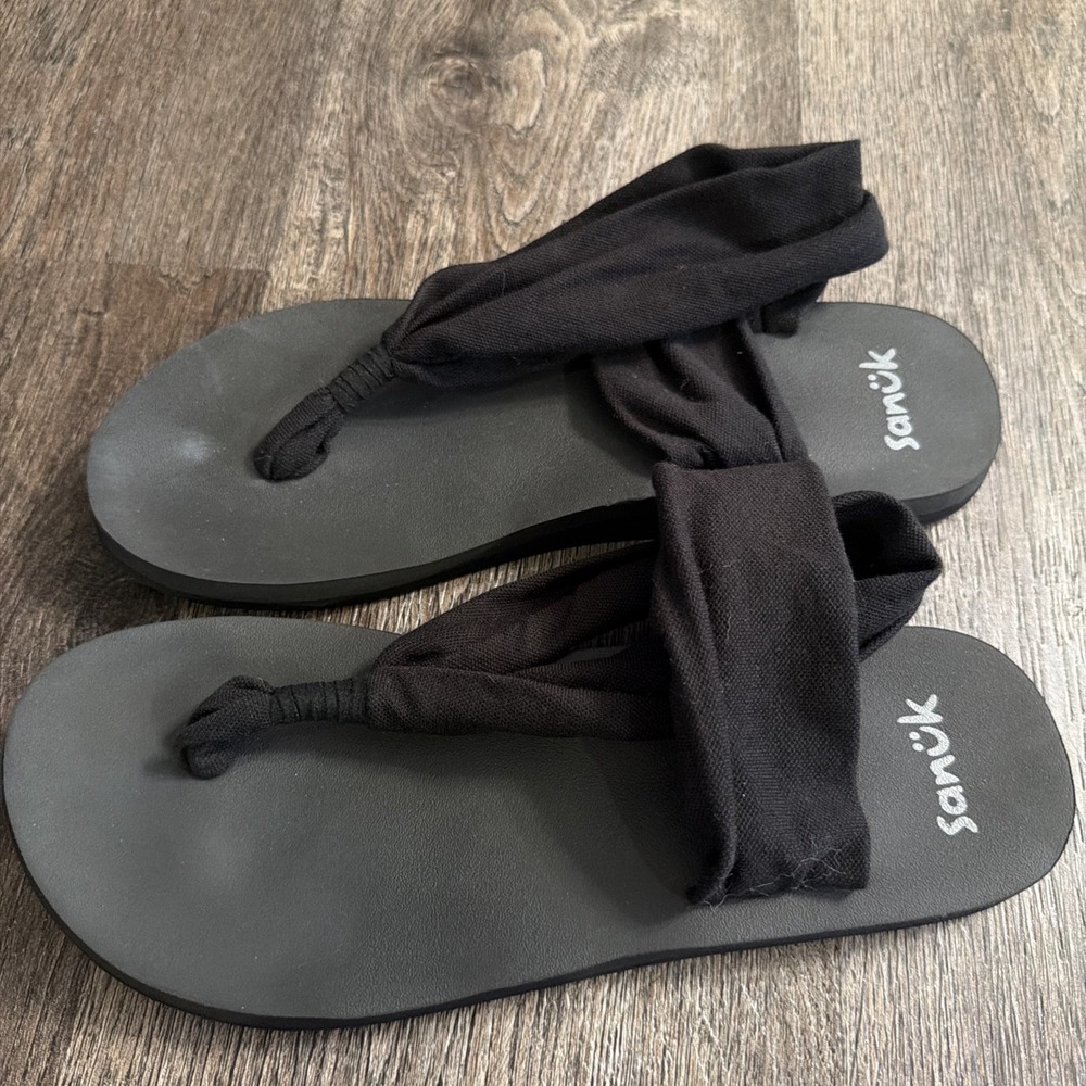 Sanuk Yoga Sling Wedge Womens 8 Black Sandals Flip Flops Yoga Mat Comfort